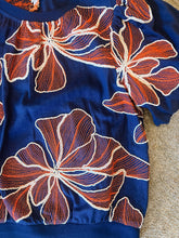 Load image into Gallery viewer, The Navy Blossom Top