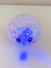 Load image into Gallery viewer, Heart Light Up Dumpling Squishy
