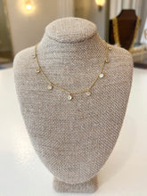 Load image into Gallery viewer, Dangle Chain Choker
