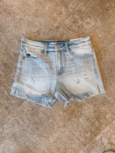 Load image into Gallery viewer, The Junes Shorts
