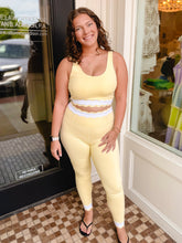 Load image into Gallery viewer, Scallop Trim Active Bra Top
