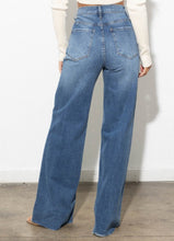 Load image into Gallery viewer, The Tampa Jeans
