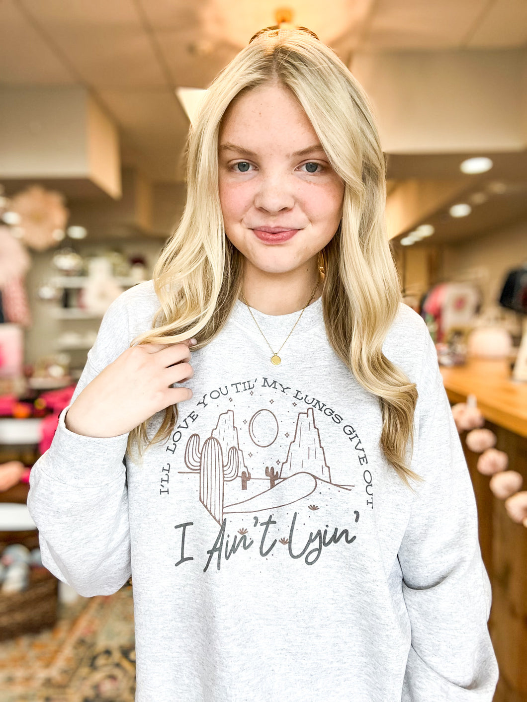 I Ain't Lyin' Graphic Tee/Crewneck