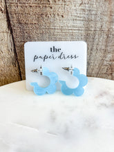Load image into Gallery viewer, Paper Dress Hoops - Daisy
