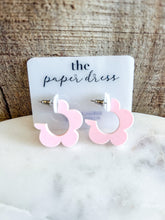Load image into Gallery viewer, Paper Dress Hoops - Daisy
